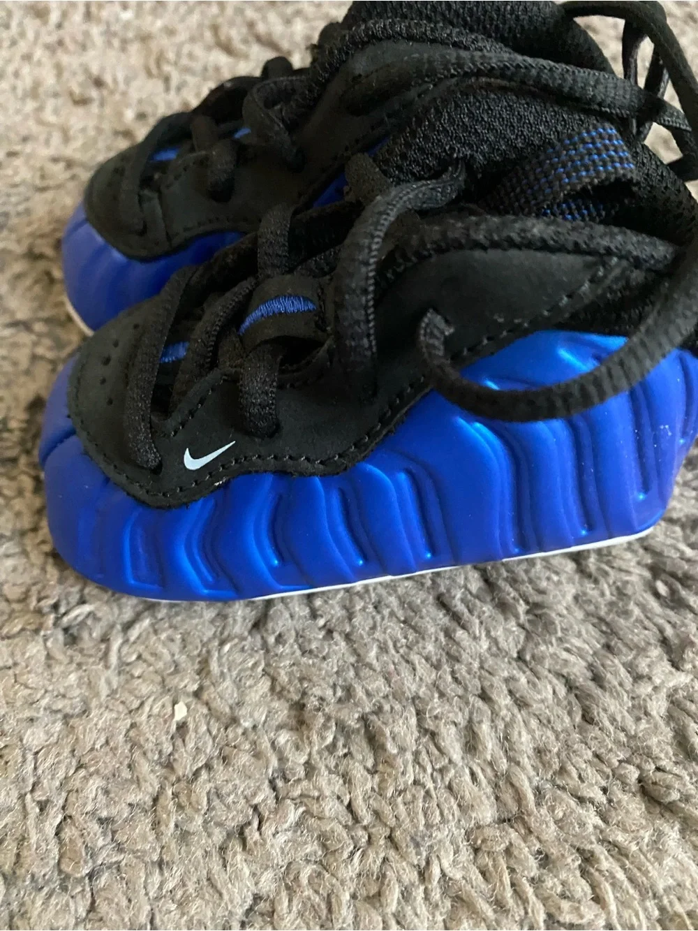 Nike Kids Black and Blue Foamposite-Style Sneakers booties 2c